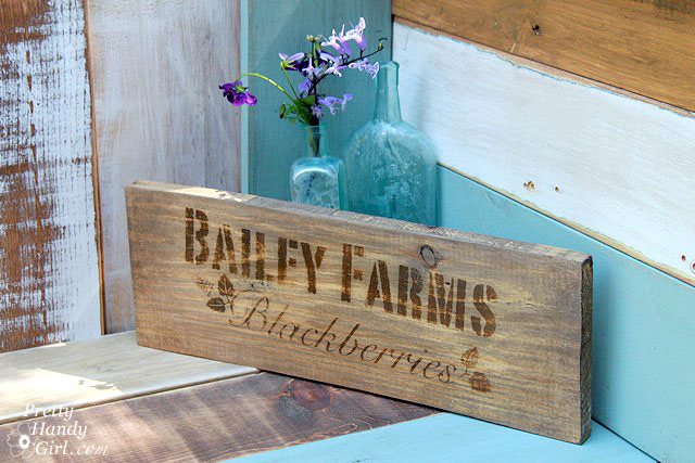 Bailey Farm Crate End Sign 