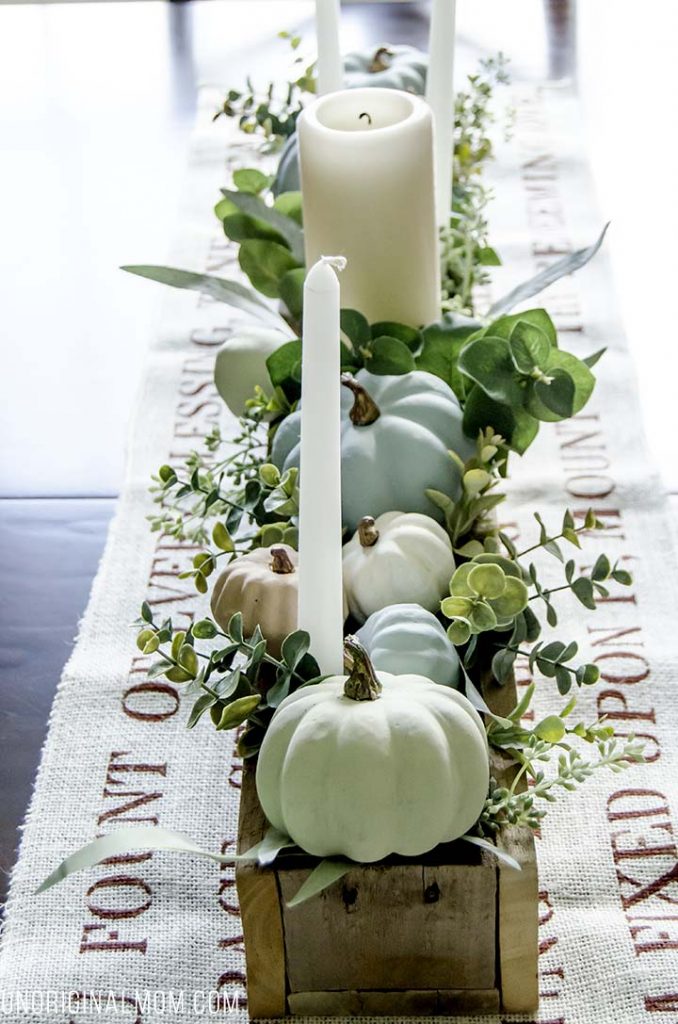 fall-centerpiece-with-chalk-paint-pumpkins-unoriginal-mom