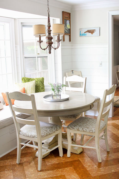 Gorgeous Fall decor. Farmhouse Table and chairs