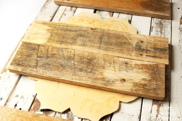 Rustic Pallet Serving Tray | Pretty Handy Girl