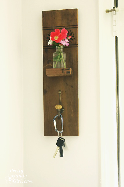 reclaimed-wood-wall-hook-vase-sconce