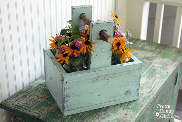 rustic-wooden-caddy-with-branch-handle