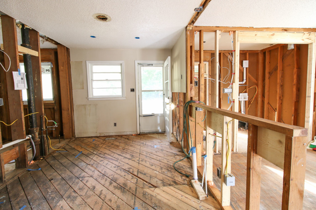 new pony wall installed in kitchen